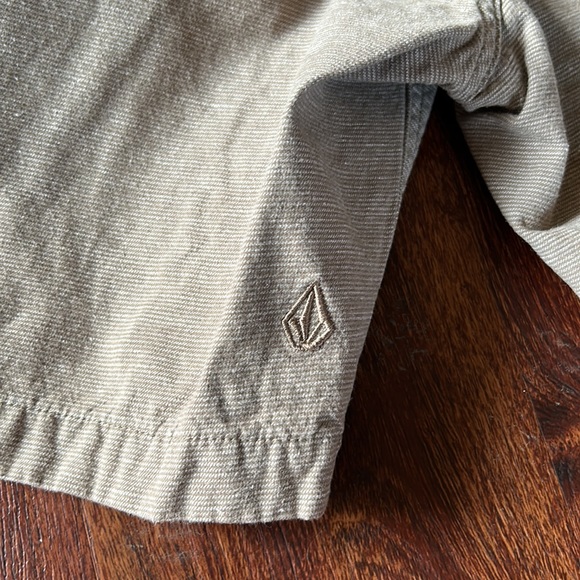 Volcom shorts - Picture 2 of 7